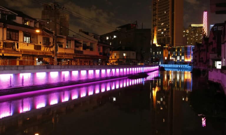 Is-neon-still-popular-in-2023