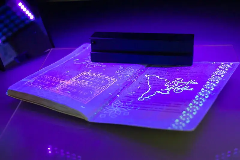 395nm UV LED strip application_Basic anti-counterfeiting inspection scenarios