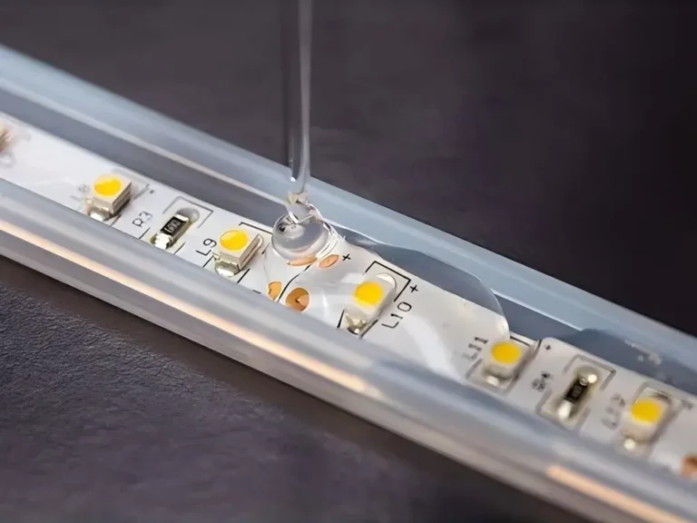 Quali sono i processi di impermeabilizzazione utilizzati nelle luci a strisce a LED