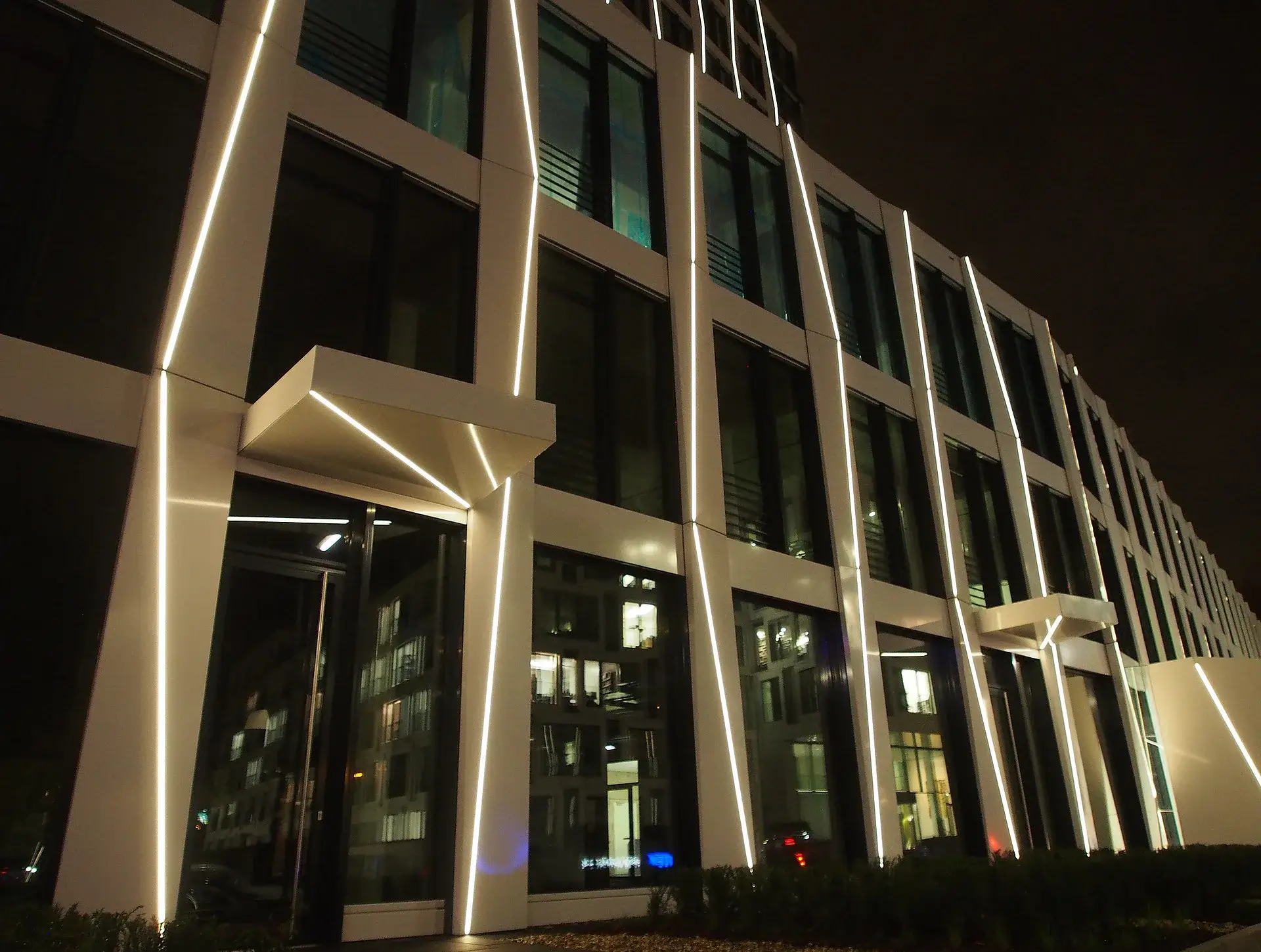 SCOB LED Strip Lights for Architectural Facade Lighting