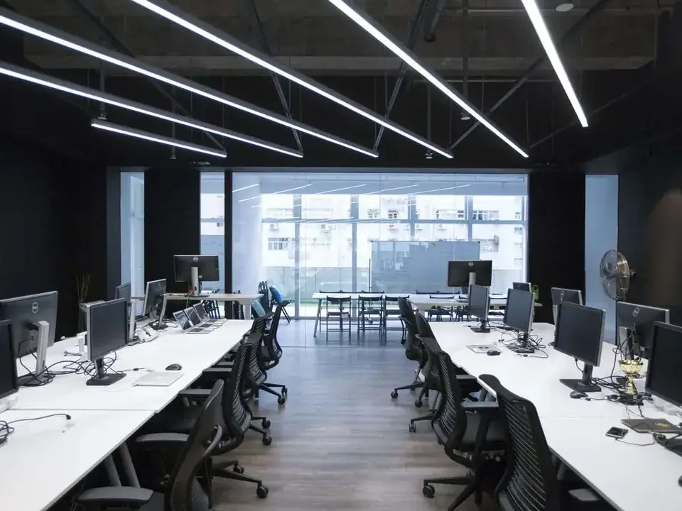 How to Lay Out LED Linear Lights for Optimal Office Illumination