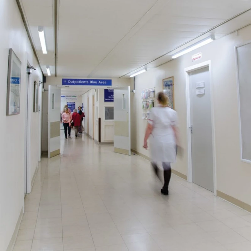 surface mounted linear light in hospital surface mounted linear light in hospital