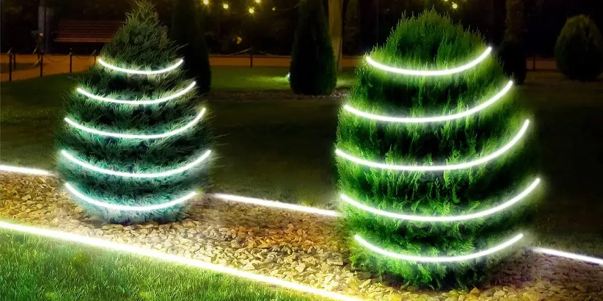 Plastic sleeve LED strips for outdoor tree decorative lighting