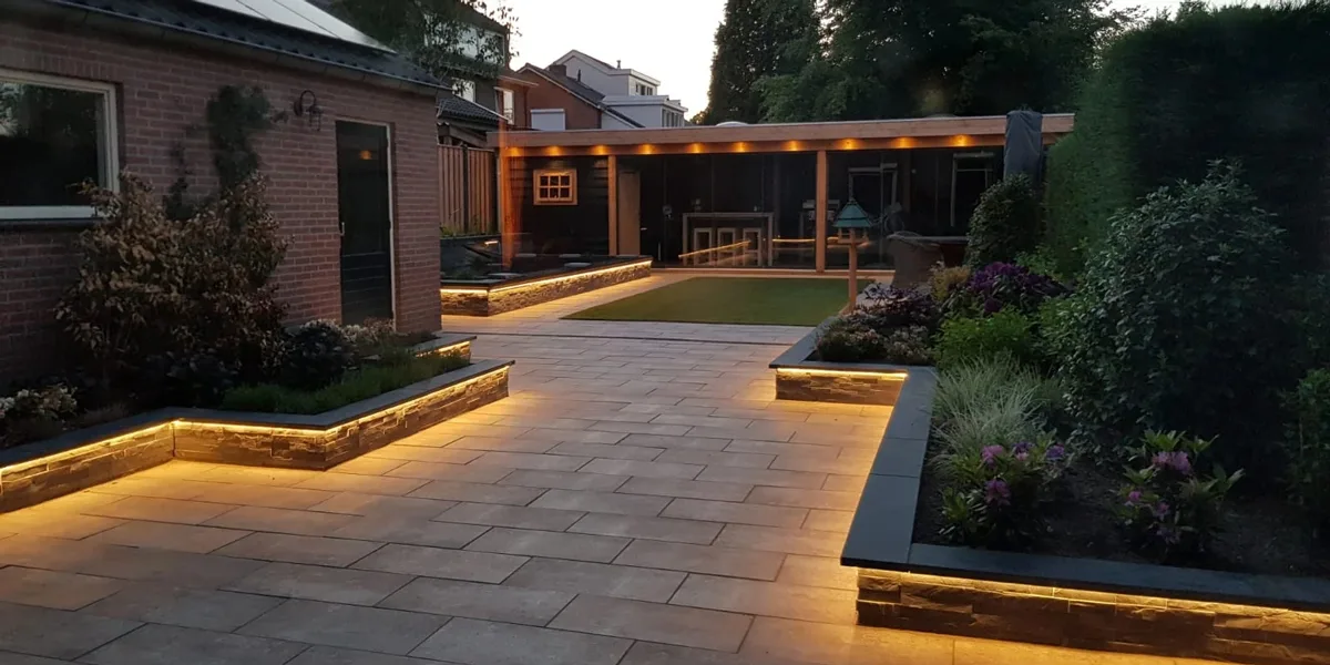 Silicone hollow extrusion LED strips for decorative lighting in gardens