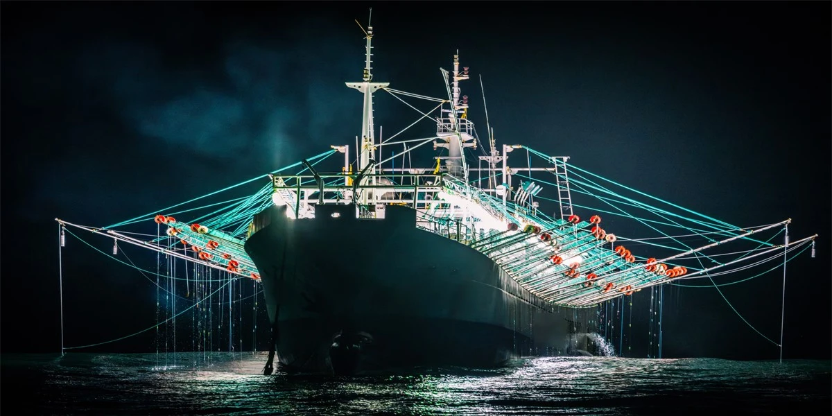 大型商业渔船上使用的大功率渔灯