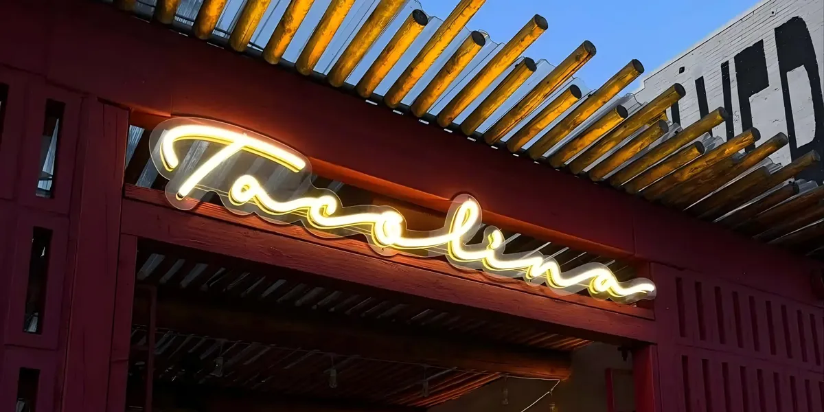 Outdoor LED Neon Signs Drainage and Ventilation Outdoor LED Neon Signs Drainage and Ventilation