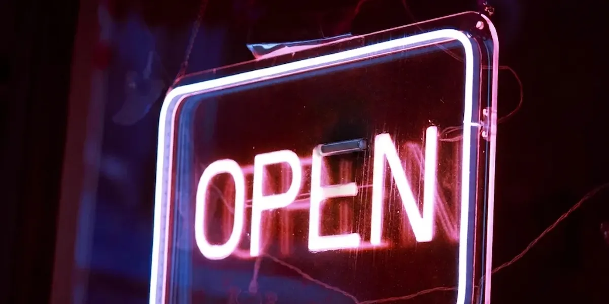 Outdoor custom neon signs partial blackout dark spots Outdoor custom neon signs partial blackout dark spots